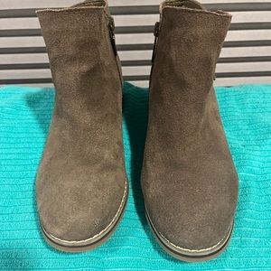 Blondo size 6.5 olive green